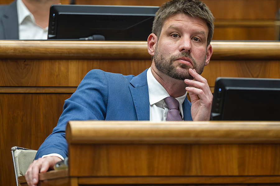 Trinásť percent voličov PS si želá koniec Michala Šimečku na čele hnutia