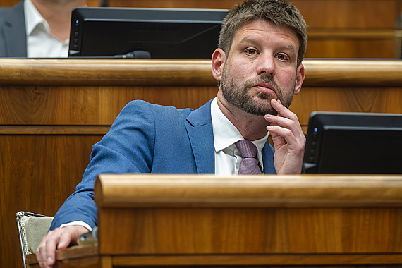 Trinásť percent voličov PS si želá koniec Michala Šimečku na čele hnutia