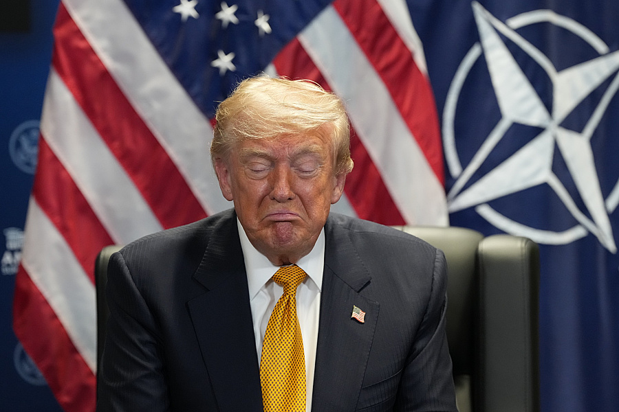 Som z NATO veľmi sklamaný, vyhlásil. Nariadil prerušiť všetok obchod medzi USA a Španielskom