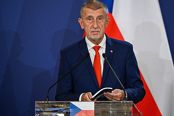 Česko sa nezapojí do novej vojenskej pomoci NATO pre Ukrajinu