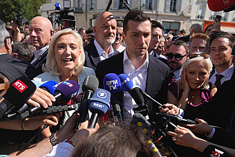 Hoci jej 30-ročný náhradník Bardella má lepšie šance, Le Penová chce kandidovať za prezidenta