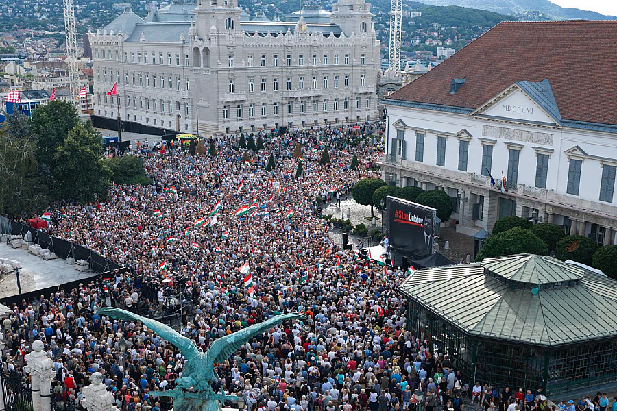 Fidesz protestuje proti snahám Tiszy zosadiť maďarského prezidenta Sulyoka
