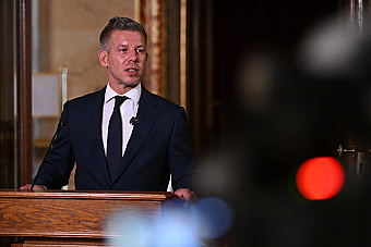 Parlament schválil dodatok k ústave. Magyar hovorí o dokončení ústavnej reformy Orbánovho režimu