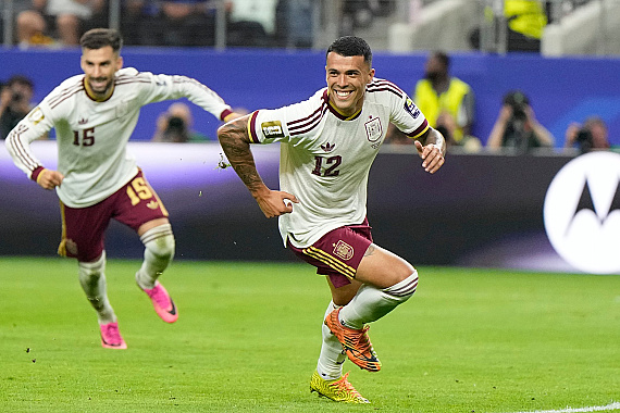 Španielski futbalisti si po 16 rokoch opäť zahrajú vo finále majstrovstiev sveta