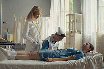 Témou sú nútené sterilizácie rómskych žien. Ale vlastne je ten film najmä o niečom inom