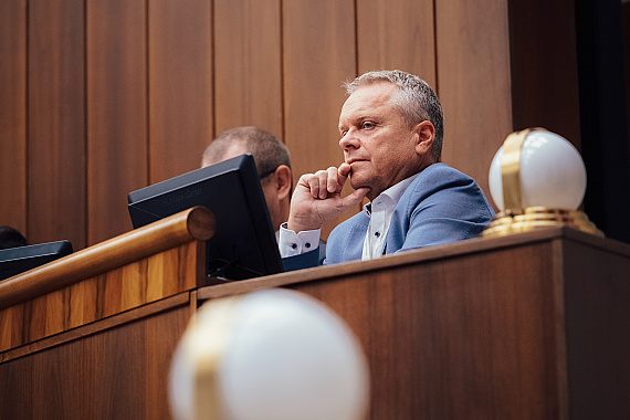 Nepáčia sa im slová o eurofondovej mafii. Tvrdia, že šéf NKÚ robí opozičnú politiku