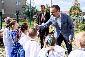 Ako Erik Tomáš zoškrtal podporu prorodinných organizácií. Takmer všetko ide na ihriská