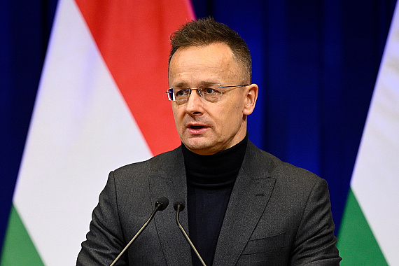 Pétera Szijjártóa vyšetrujú pre podozrenia zo spolupráce s Rusmi