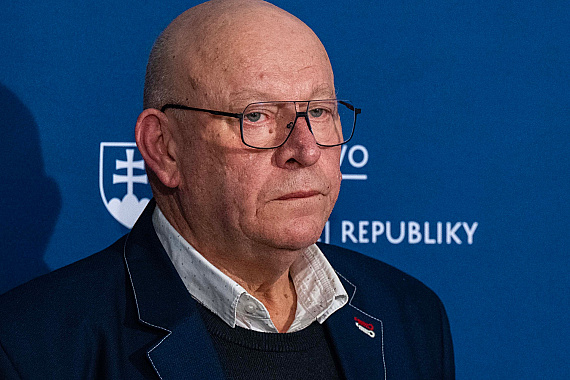 Oznámil to deň po virálnom úteku pred novinármi