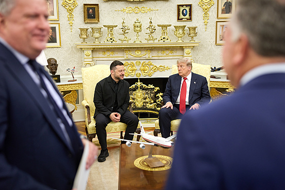 Trump prijal Zelenského v Oválnej pracovni, zhovárali sa aj o Patriotoch