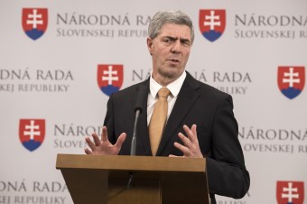Most asi zahlasuje za odvolanie Glváča, podľa Čaputovej by mal odstúpiť