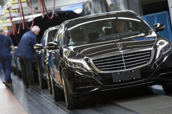 Daimler zruší do troch rokov vo svete minimálne 10-tisíc pracových miest