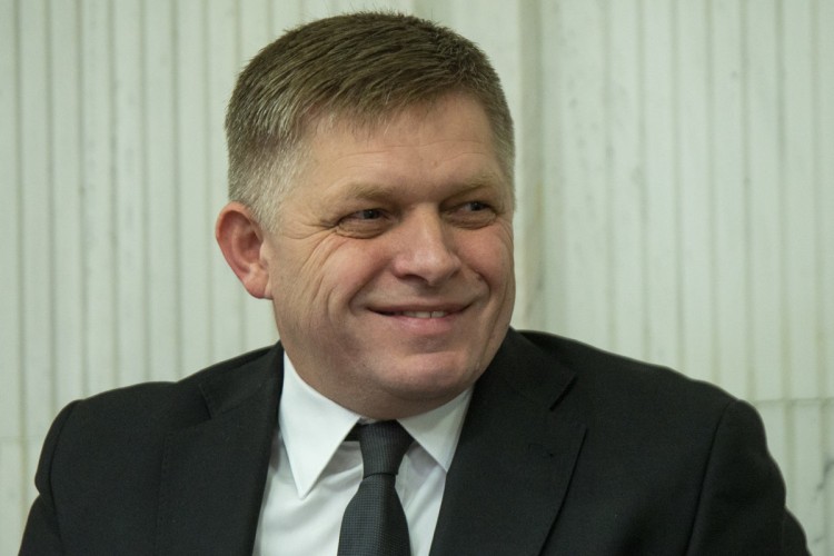 Aby ho z tých škôlkarov netrafil šľak.