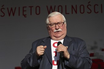 Lech Walesa vyzval na protesty proti sporným reformám súdnictva