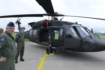 V Prešove pristáli posledné tri vrtuľníky Black Hawk
