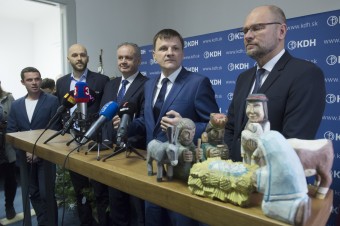 Čo by opozičný volič privítal viac ako fotky zo spoločnej kapustnice