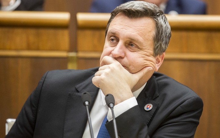 Danko v parlamente: Prezidentský palác slúži feťákom ako je Poliačik