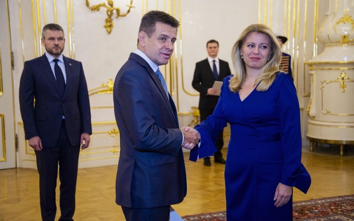 Prezidentka prijala demisiu ministra Sólymosa, rezort dočasne povedie Érsek