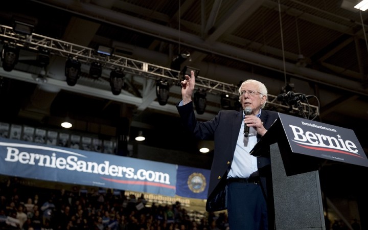 Sanders vedie v prieskumoch medzi kandidátmi demokratov, Bloomberg stúpa