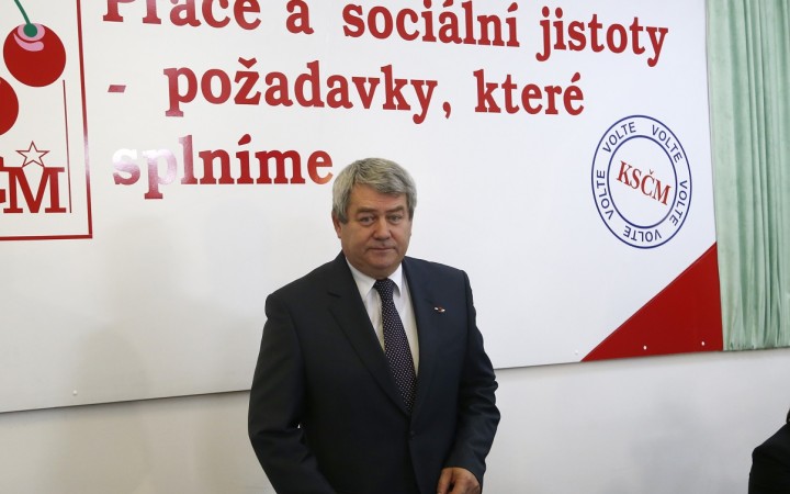 Podpredsedu českej snemovne previezli do nemocnice