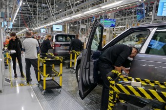 Jaguar Land Rover zatiaľ o prerušení výroby v Nitre neuvažuje