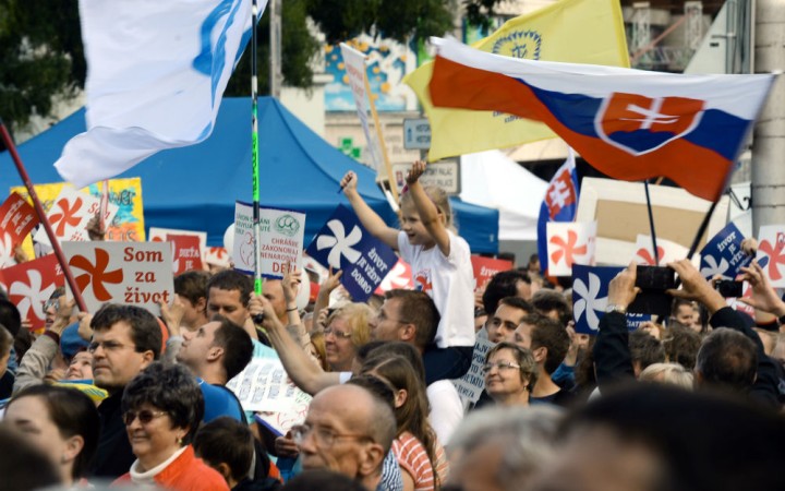 Kresťanskí aktivisti a proliferi odporúčajú KDH a OĽaNO