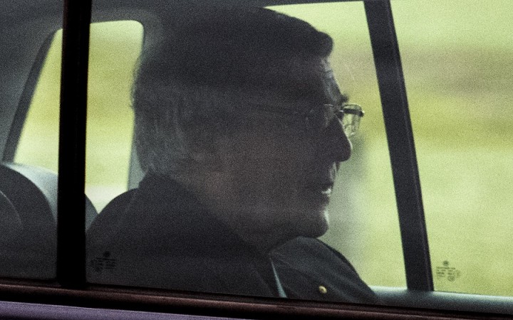 Kardinál Pell ide na slobodu, uspel s odvolaním na Najvyššom súde