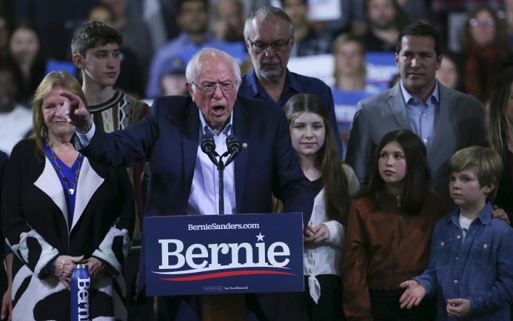 Bernie Sanders odstúpil zo súboja o prezidentskú kandidatúru demokratov