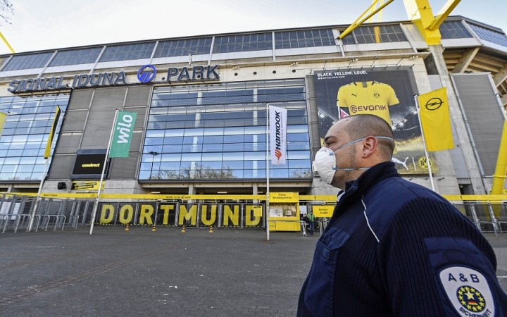 Bundesligu obnovia v polovici mája, zápasy budú bez divákov