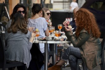 Sedem ľudí sa v Nemecku nakazilo koronavírusom zrejme pri návšteve reštaurácie