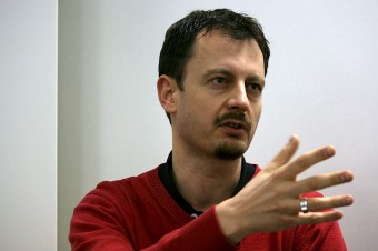 Charizmatik v parlamente: Patríme do politiky