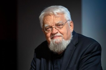 Slávny mních končí neslávne. Vatikán ho vyhostil z komunity, ktorú sám založil