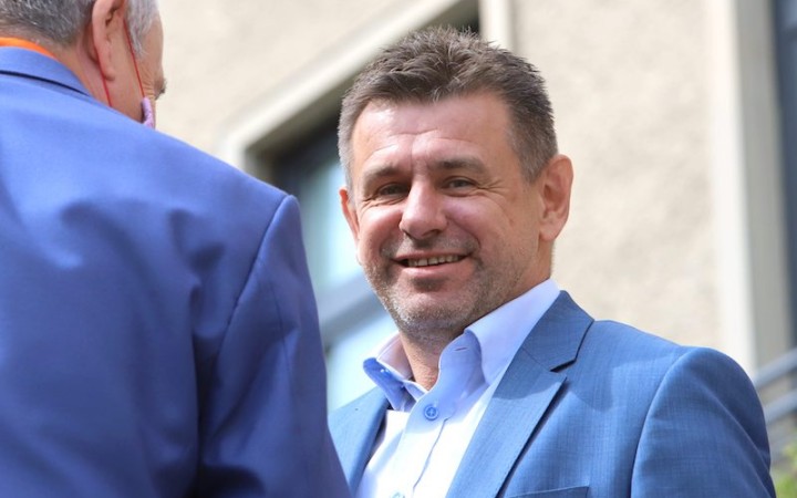 Novým predsedom Mosta-Híd sa stal László Sólymos, stranu chce postaviť na nohy