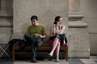 Priestor, kde jeden identitu nachádza a druhý stráca