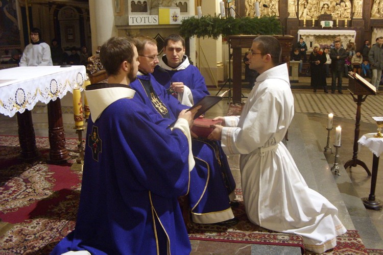 Je celibát protibiblický ?