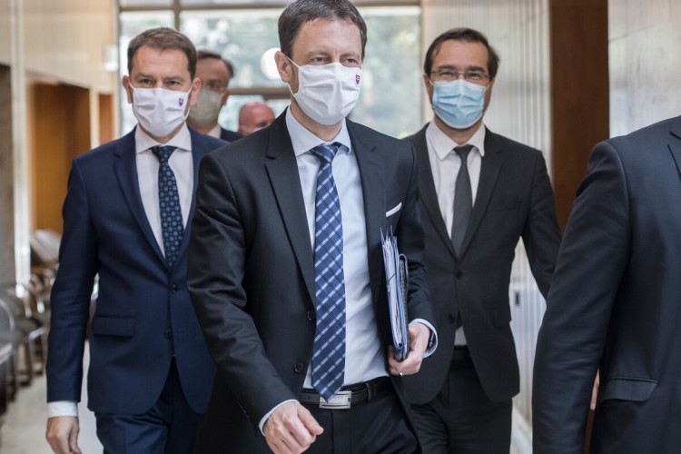 Voľná nedeľa bude, ale nerozbijeme vládnu koalíciu