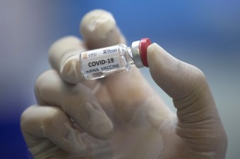 Slovensko hrá v boji o korona vakcínu druhé husle