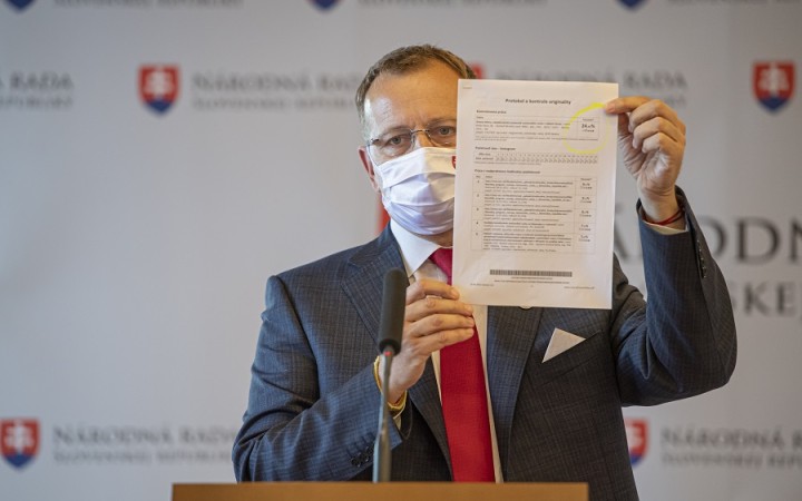 Okrem Krištúfkovej bakalárky je možným plagiátom aj diplomovka Borisa Kollára