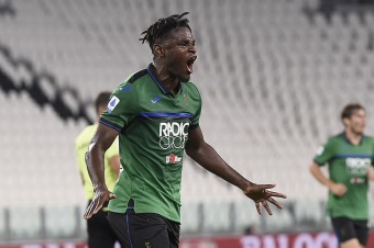 Juventus ukončil víťaznú šnúru Atalanty, Lazio vzdáva boj o titul 