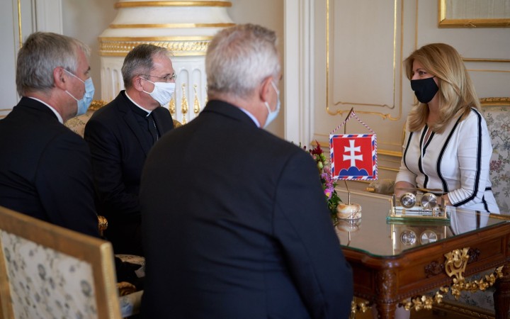 Čaputová ocenila cirkvi pre ich prínos spoločnosti v čase pandémie