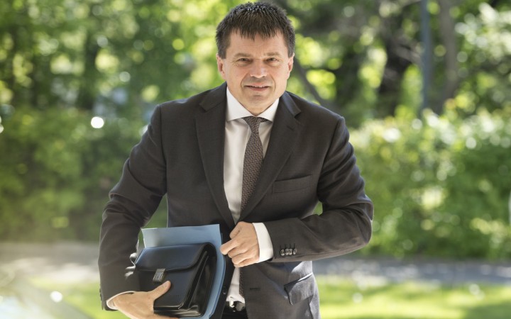 Robili by ste pre Plavčana? Procházkovská dilema dostihla aj jeho odporcov