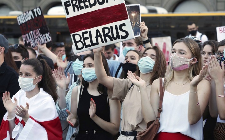 EÚ hrozí Minsku sankciami, voľby neboli podľa nej spravodlivé