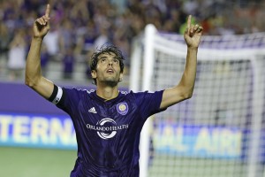 Takmer ochrnul, potom sa stal najlepším. Bez Boha nezmôžem nič, tvrdí futbalista Kaká