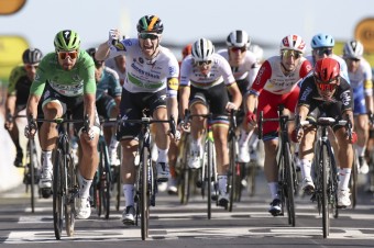 Sagan skončil tretí, zelený dres získal Bennett