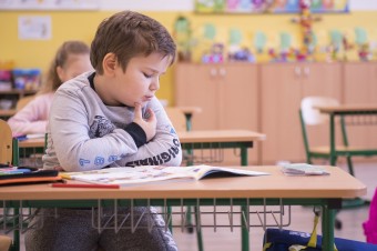 Prvé školy už nabiehajú na vzdelávacie cykly. Učivo si môžu rozdeliť inak