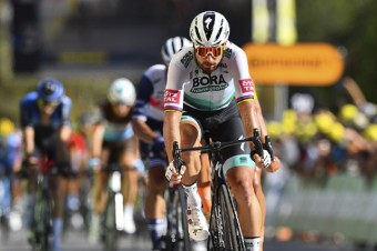 Švajčiar Hirschi vyhral 12. etapu, Sagan znížil manko o dva body