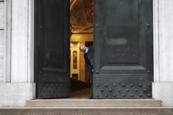 Veriaci sa po prvej vlne do kostolov vrátili, no opäť sa vytrácajú