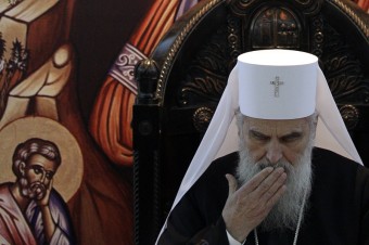 Jubilujúci srbský patriarcha dostal nečakaný dar, výsledky volieb v Čiernej Hore