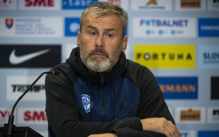 Tréner slovenskej futbalovej reprezentácie Pavel Hapal má koronavírus