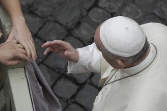 Pápež František sa vyjadril v prospech homosexuálnych zväzkov